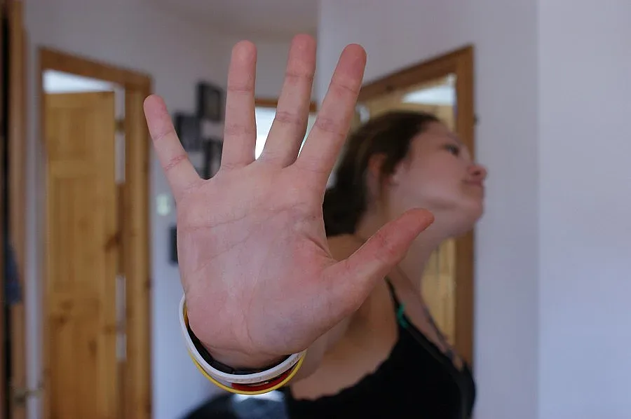 Без романтика днес, студ и работа сковава самотниците