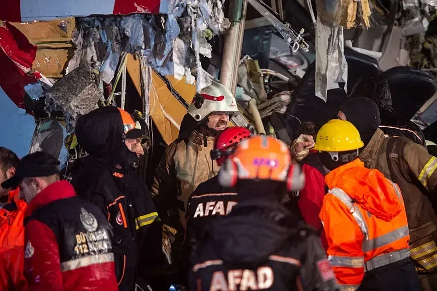 Извънредно! Самолет се заби в търговска сграда в Калифорния /ВИДЕО/
