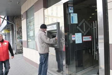 Бърз заем?! Внимавайте с допълнителните такси