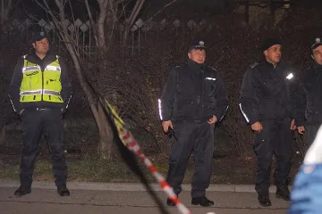 Апаши отнесли 9-те куршума край мола (ОБЗОР)