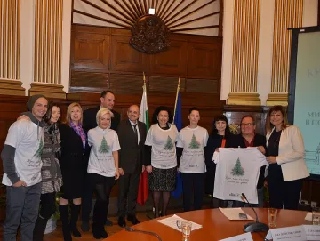 Живи елхи в Тотото