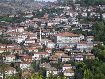 Съдят жена за насочен нож срещу комшийка