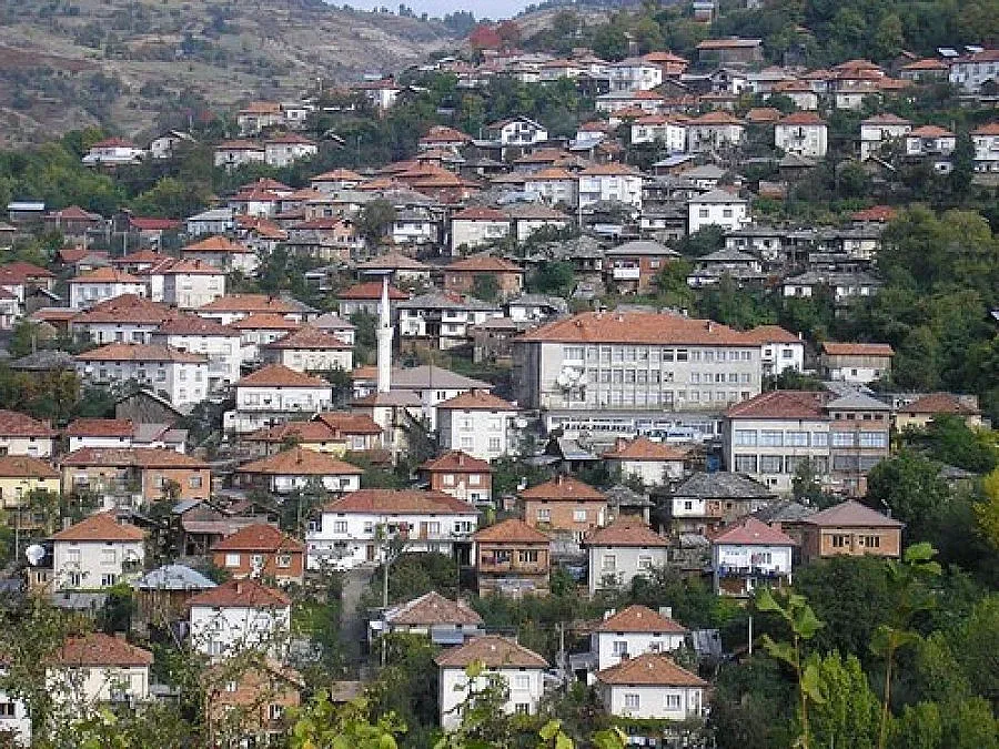 Съдят жена за насочен нож срещу комшийка