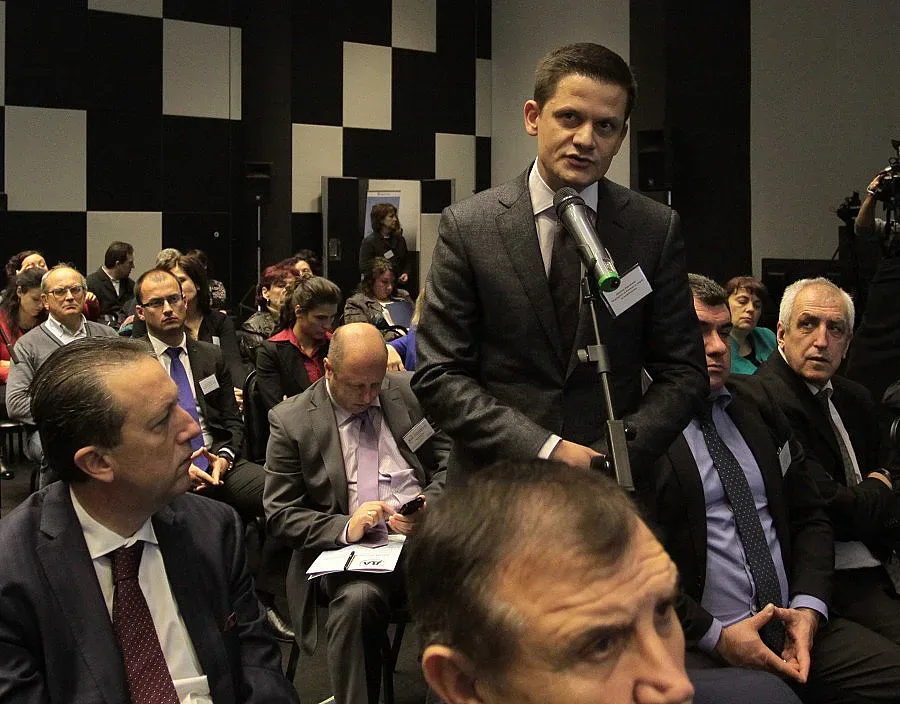 Призив към бизнеса да е коректен към хората