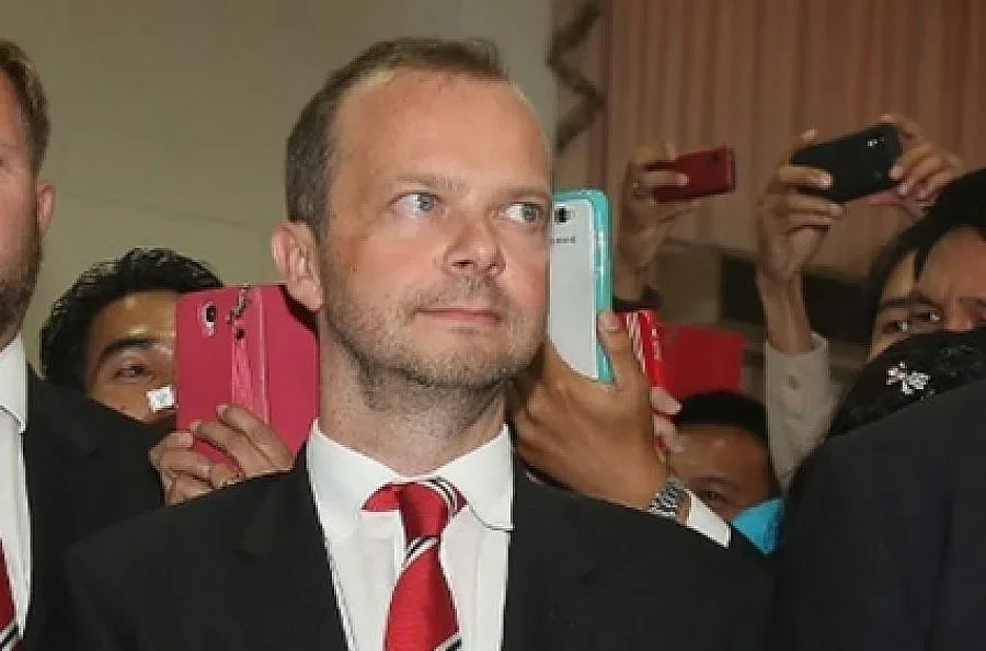 Ало-ало терор за шеф на "червените дяволи"