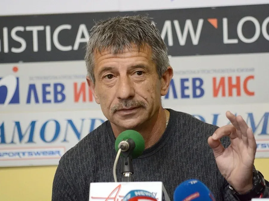  Ради Здравков:  Настроиха феновете срещу ветераните