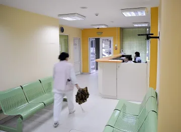 Лекари и сестри масово дежурят по 24 часа  