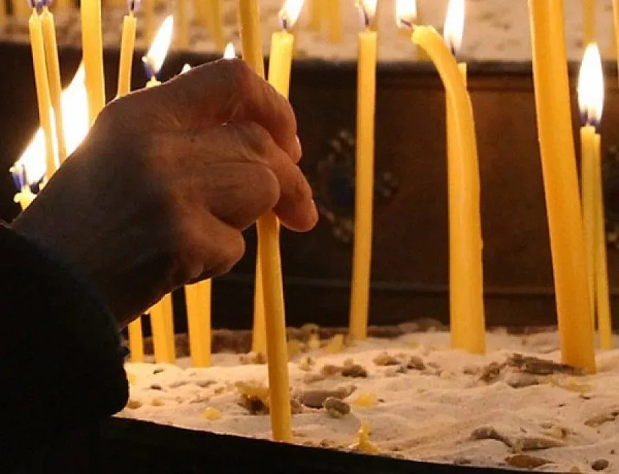 Погребват Наско в бял ковчег