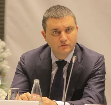 Горанов: Данъкът за стари автомобили трудно ще се промени