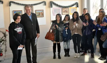 Депутат даде стипенидя на талантлива ученичка