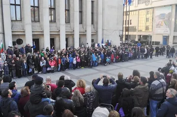 Стотици именници се снимаха с кмета на Бургас 