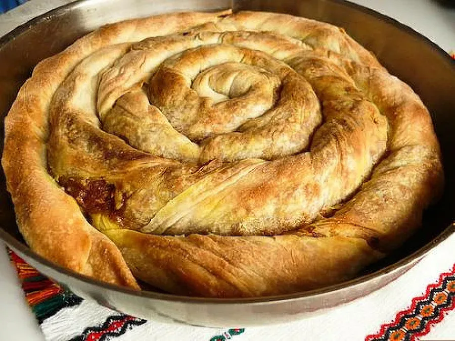 1 400 късмета за перничани от празнична баница