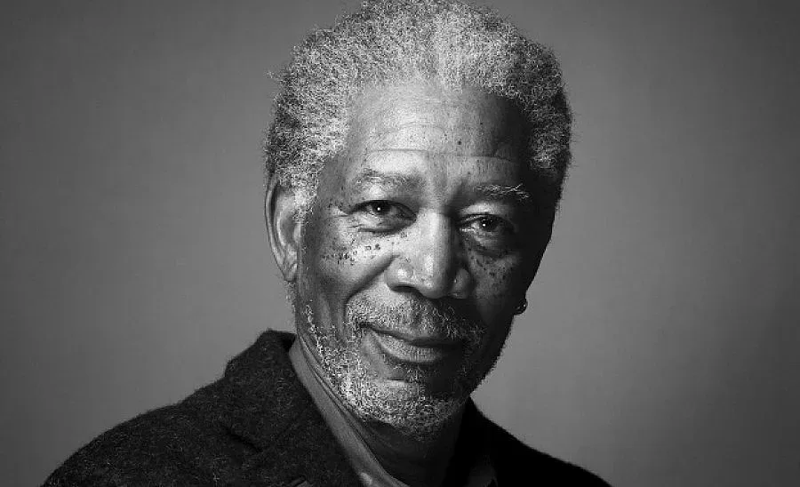 Самолетът на Морган Фрийман кацна аварийно в Мисисипи