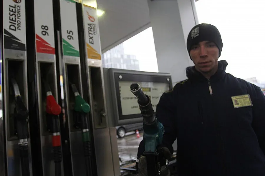 Затвориха 18 бензиностанции