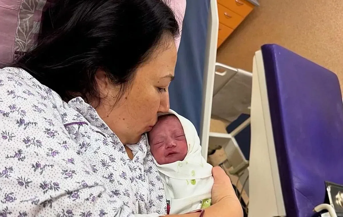 Вижте първото бебе на България за 2025 година. Момче е!