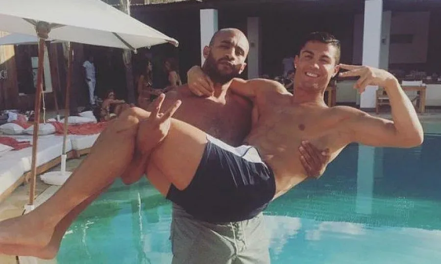 Журналист: Кристиано е гей, среща се с мароканец