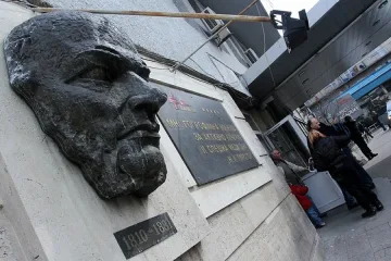Критично е състоянието на детето, ударено от футболна врата
