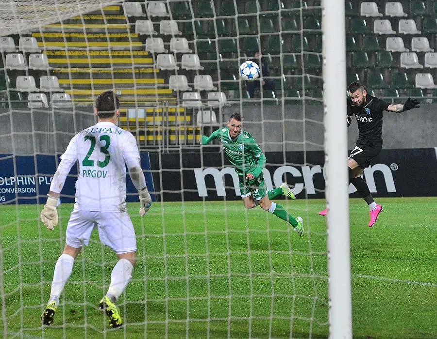 Засилват охраната на спортни обекти