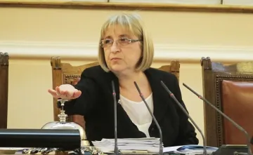 Цачева бясна: Ще съдя всеки, който ме нарече партиен секретар
