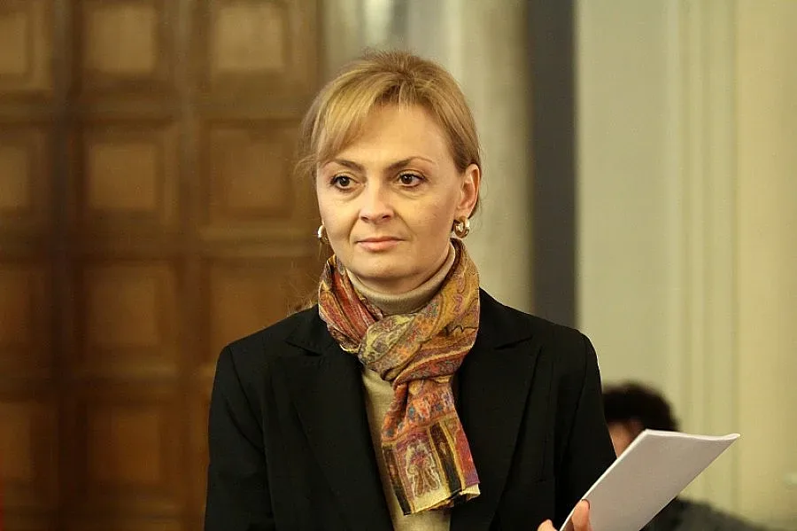 ПФ изключва Полина Карастоянова, била срещу ракията 