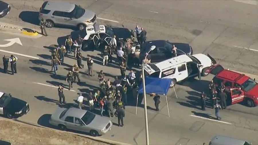 Убиха двама от извършителите на стрелбата в САЩ