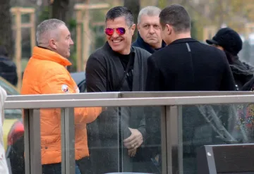 Наш дилър помага на Брендо от Барселона