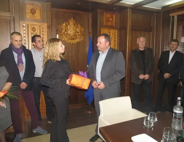 Кметът на Банско почерпи за рождения си ден