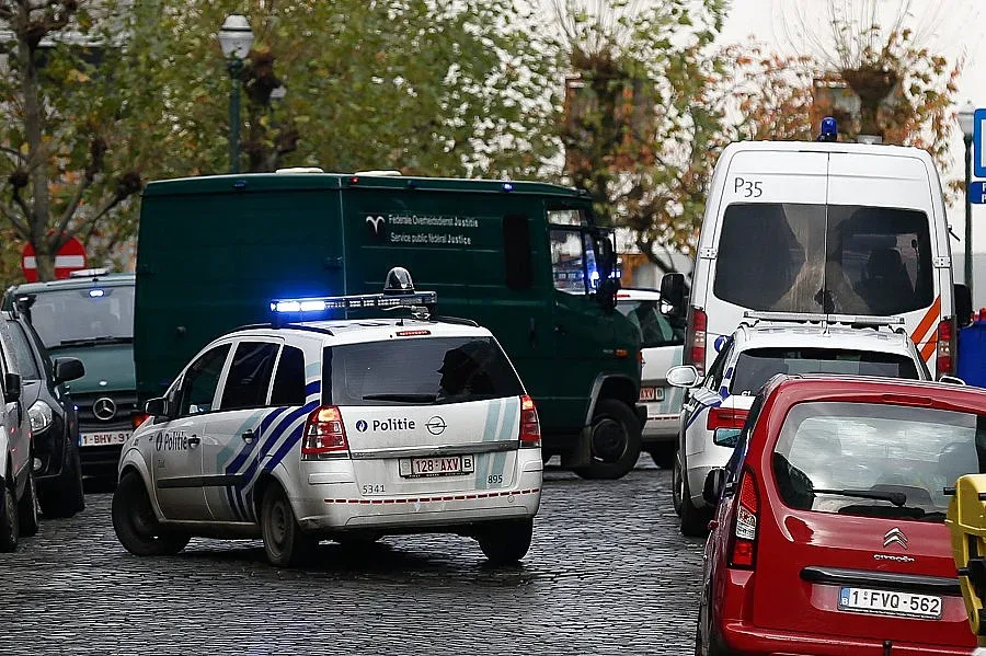 В Брюксел задържаха още двама за атентата в Париж 