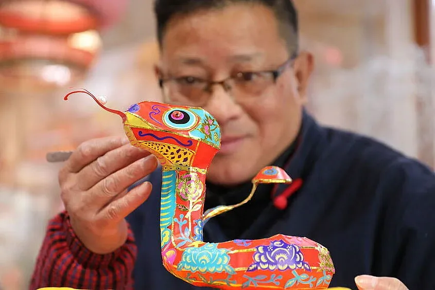 2025-а година! Дървената змия ни носи най-ценното