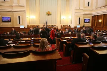 След тежки дебати: НС прие бюджета за ДОО 