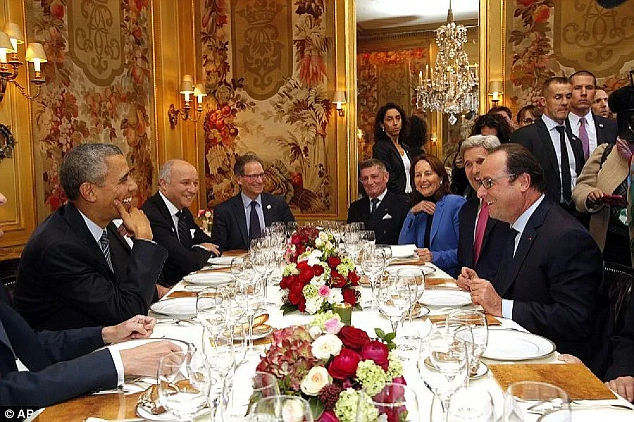 Оланд заведе Обама в шик ресторант