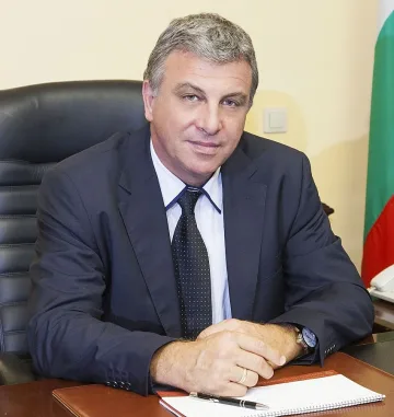 Ще учим гърците как да контролират храните