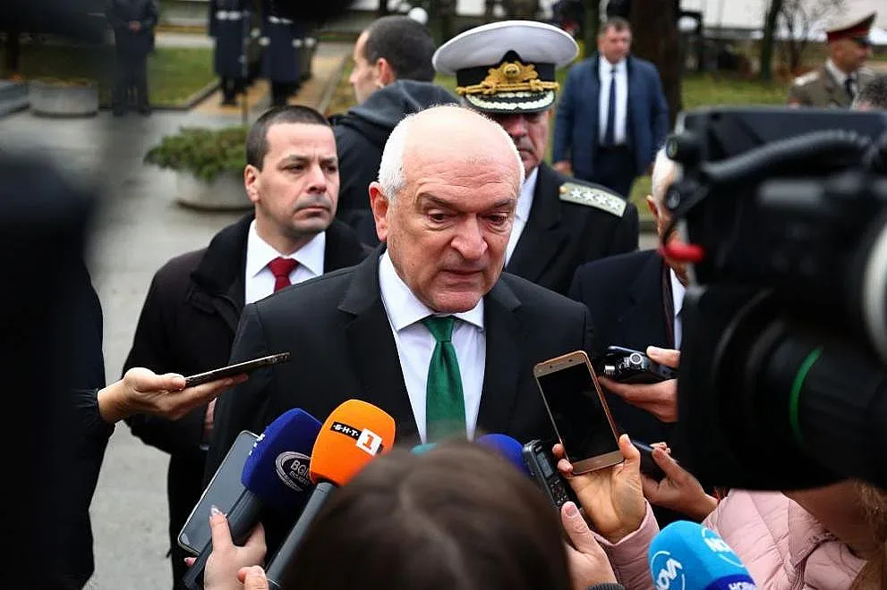 Главчев вдигна граничната бариера на "Кулата"