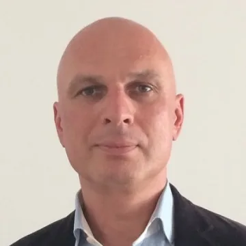 Покерът за бежанците