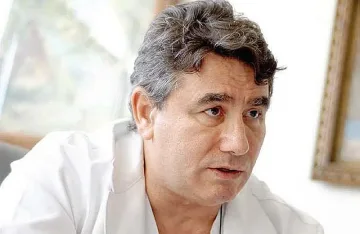 Д-р Мазнейков: Спасих играчите от озверели хора