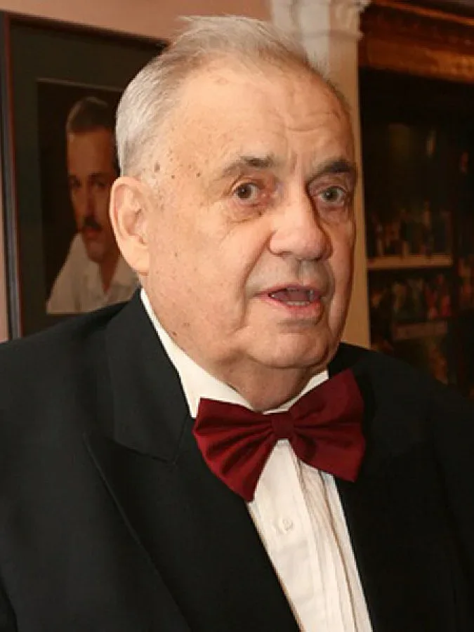 Отиде си бащата на "Гара за двама"