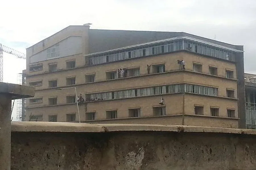 Стрелба в университет в Кения