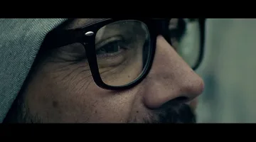 Лео разказа живота си в песен