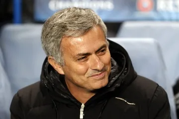 Коща с обиден жест към Жозе