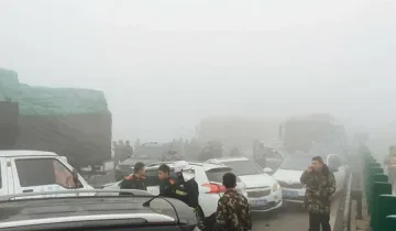 Верижна катастрофа с 47 автомобила в Китай, има загинали