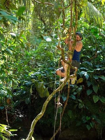 Стрелят по Филип Лхамсурен в Амазония