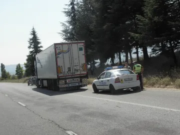 Заловиха бежанци в румънски ТИР