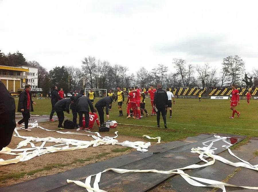 На мача в Перник стана като в Сирия