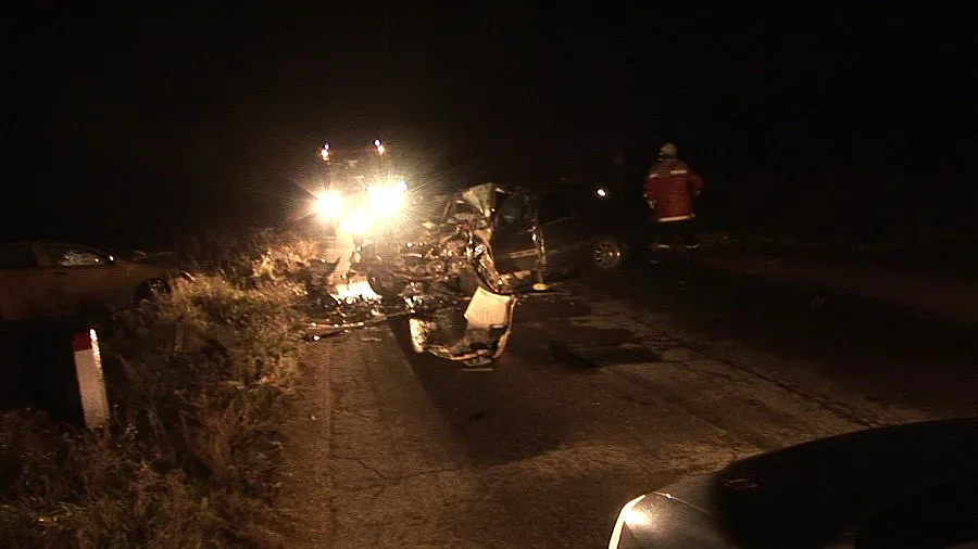 Трима пострадаха тежко след автомеле край Казанлък