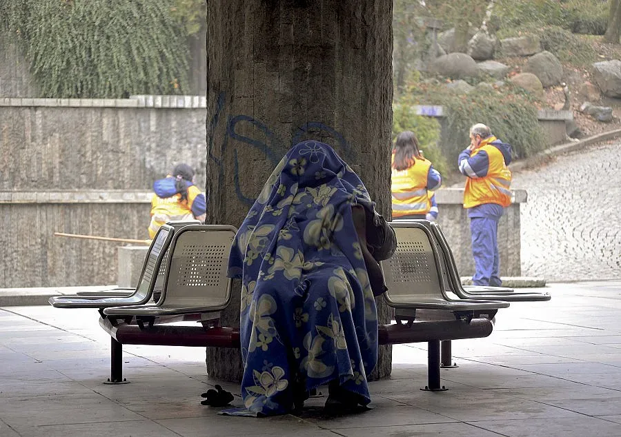 Прибраха над 50 бездомници заради студа в София