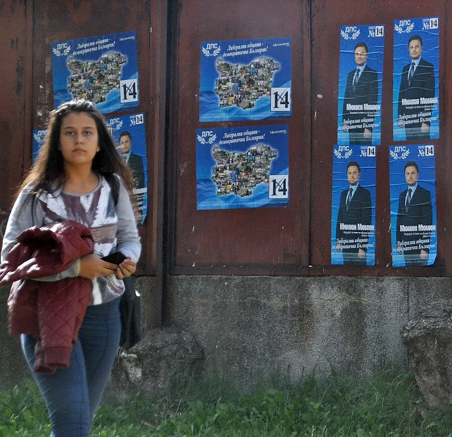 Кметът на Хасково глоби партията, която го издигна, за непочистени плакати