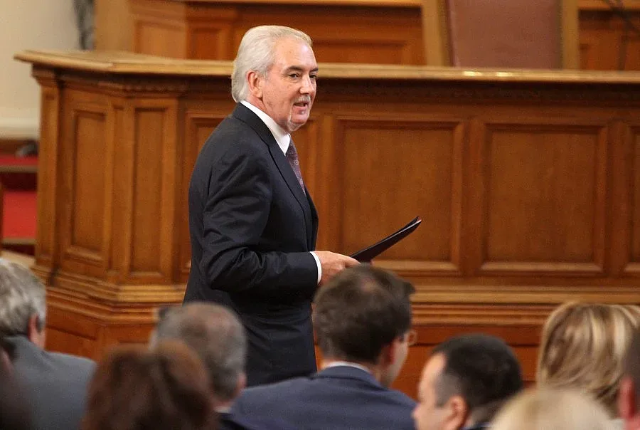 Местан: Това, че пия руска водка, не снема идентичността ми на натовец