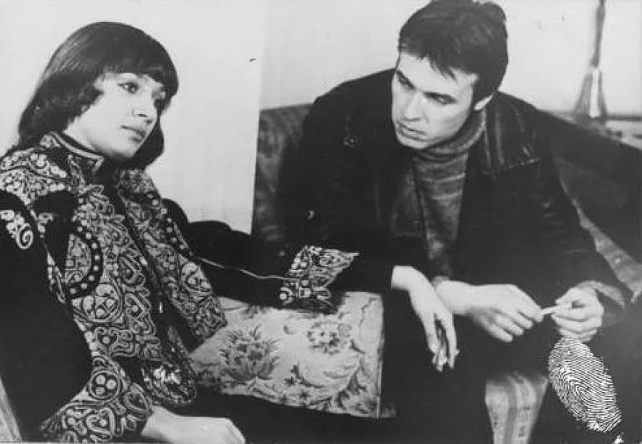 Иван Иванов бяга от офиса на Станишев