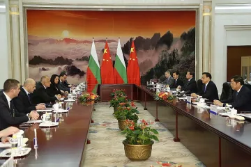 Митов подписа споразумение за обмен в образованието с Китай