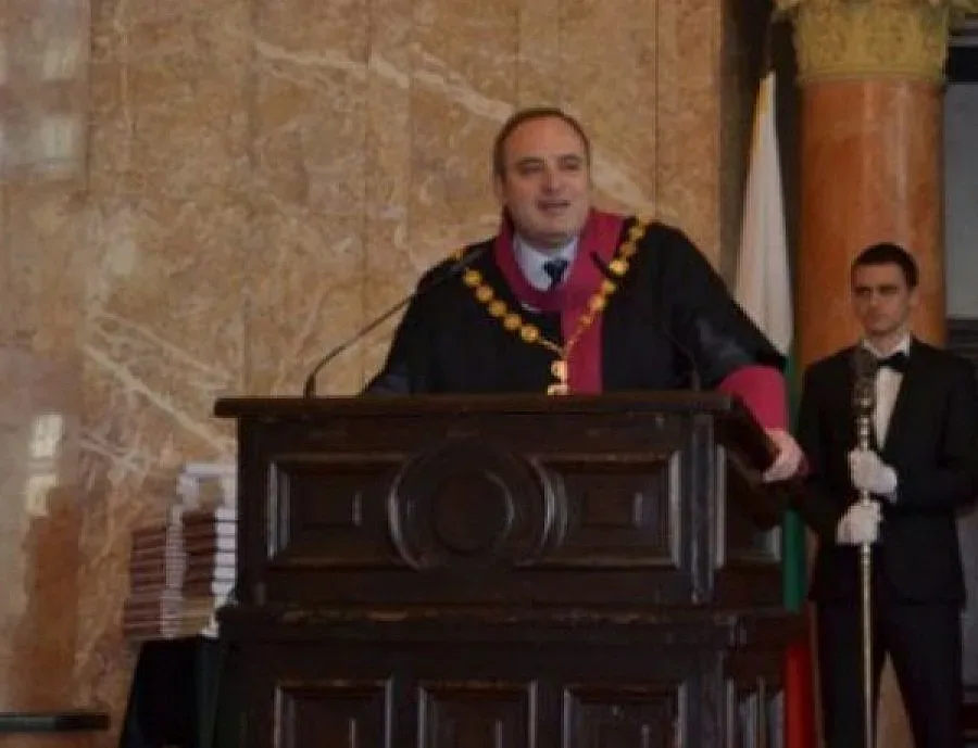 Новият ректор ще издига имиджа на Алма матер